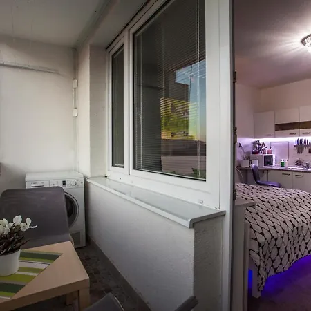 Petrzalka Air-conditioned 24h Check-in * Bratislava